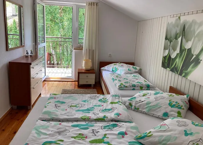 度假居 Dom Pod Lasem